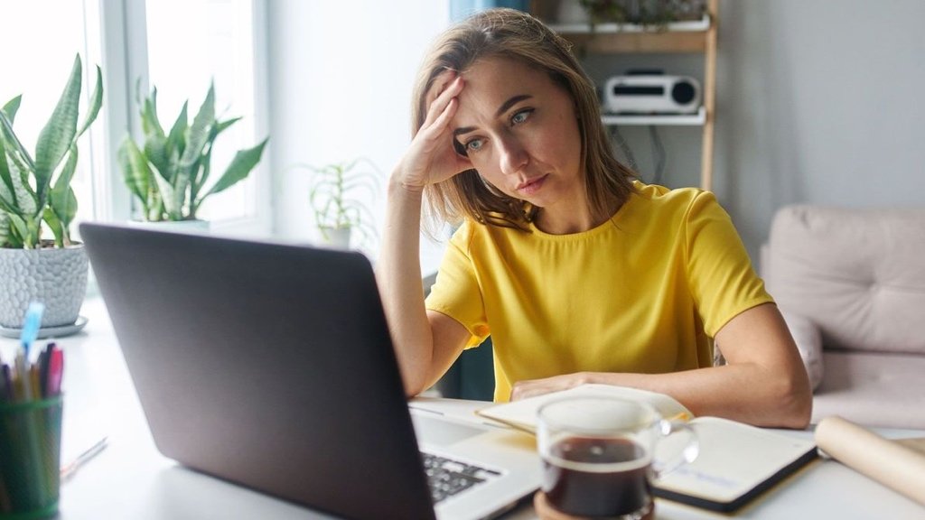 Descubre cómo el trabajo híbrido redefine el futuro tras el confinamiento Imagen sobre salud mental y bienestar durante y después del confinamiento